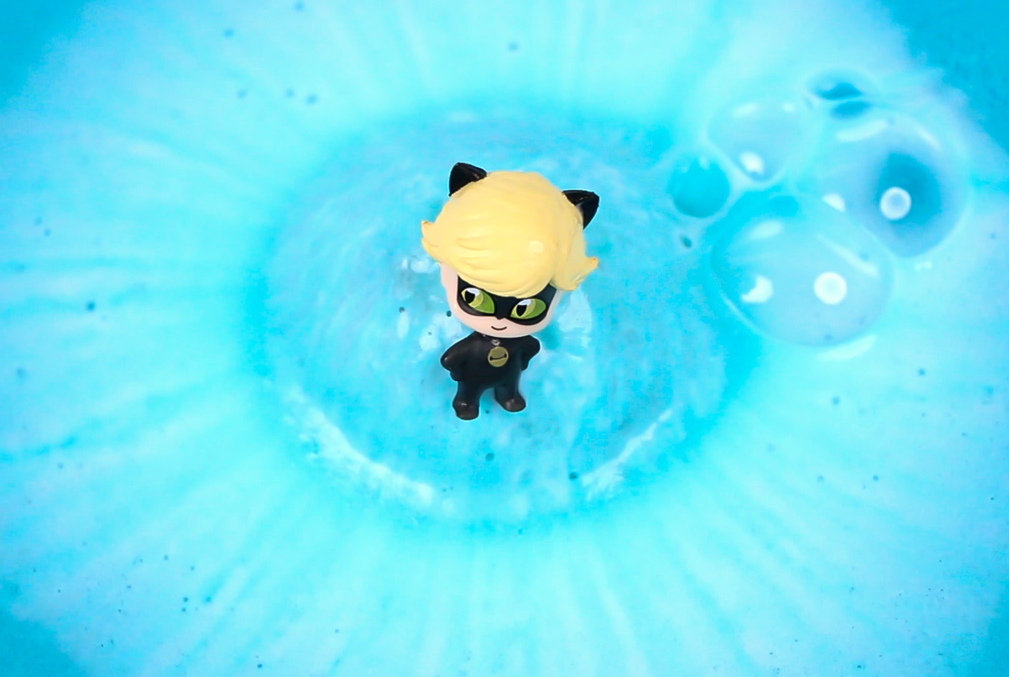 Zimpli Kids vannipomm Miraculous üllatusega 100g - Image 4